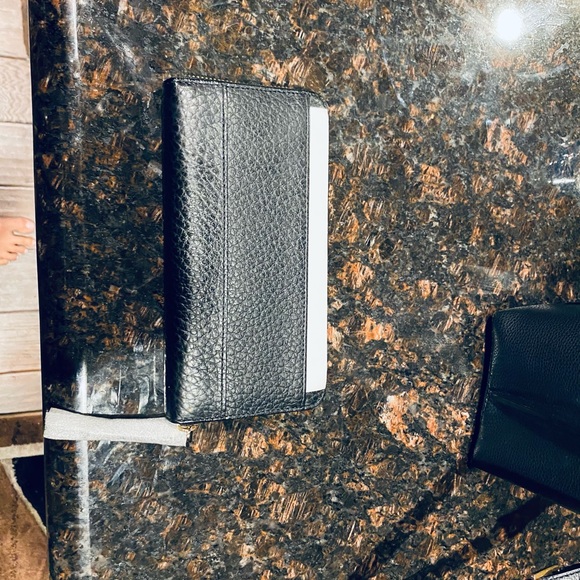 Brand new Kendra Scott wallet black - Picture 2 of 6